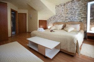 Authentic Suites, Split