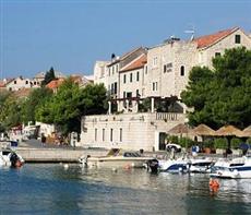Hotel Kastil, Bol