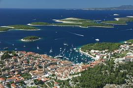  Hvar and Paklinski islands 