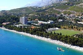  Tucepi - main beach - hotel Neptun - sports facilities 