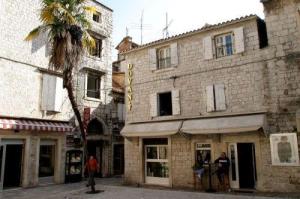 Villa Carrara, Trogir
